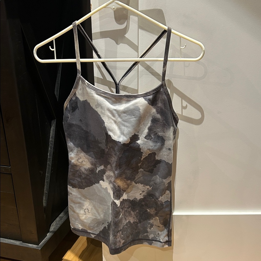 Lululemon workout top